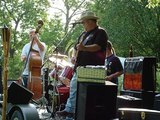 acrawfishboil2004%20001